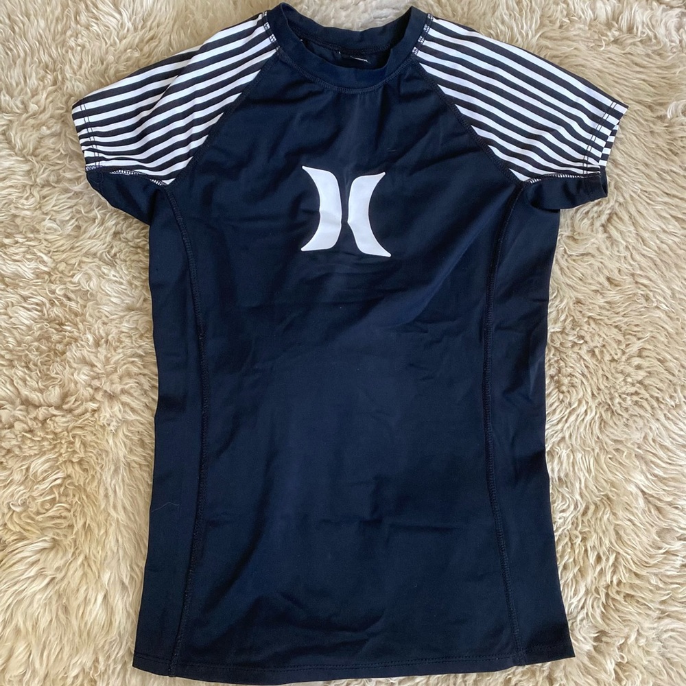 EUC Hurley womens rash guard size small